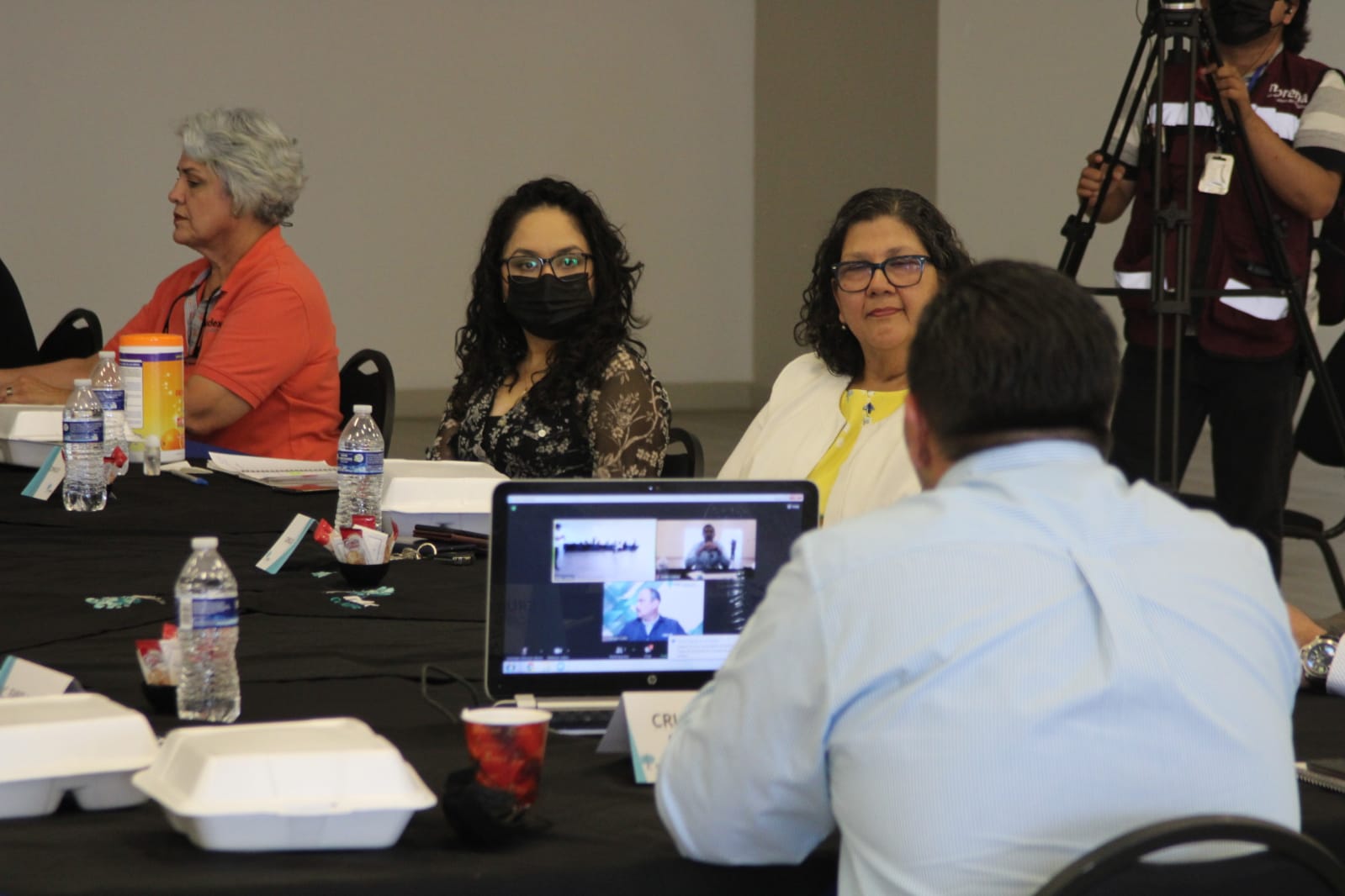 Se reúne Cruz Pérez Cuéllar con miembros de Index Juárez.