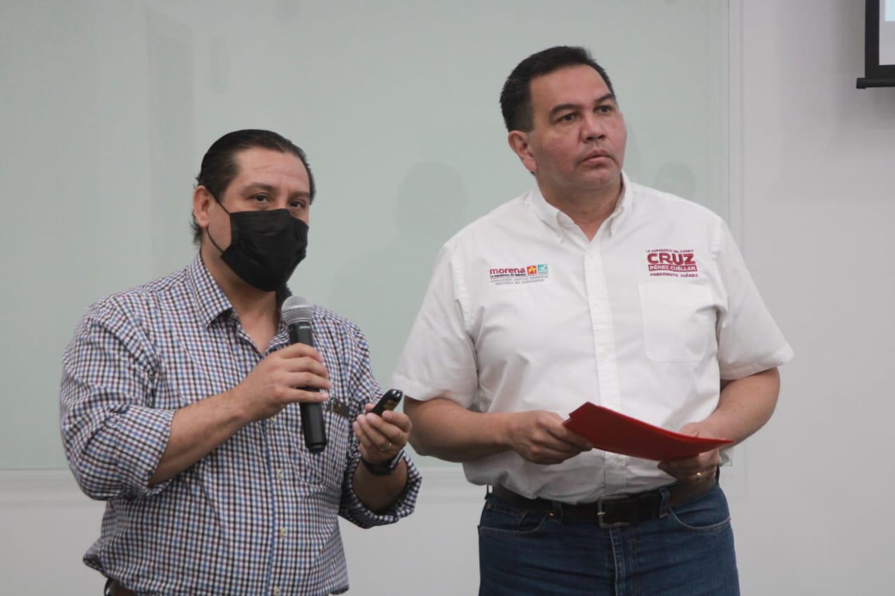 Cruz Pérez Cuéllar recibe propuestas de Plan Estratégico de Juárez
