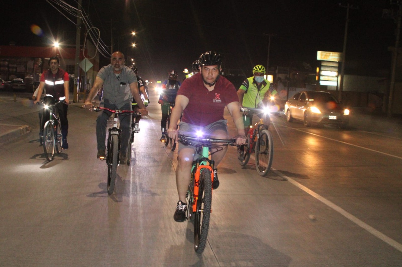 Participa  Cruz Pérez Cuéllar en rodada nocturna