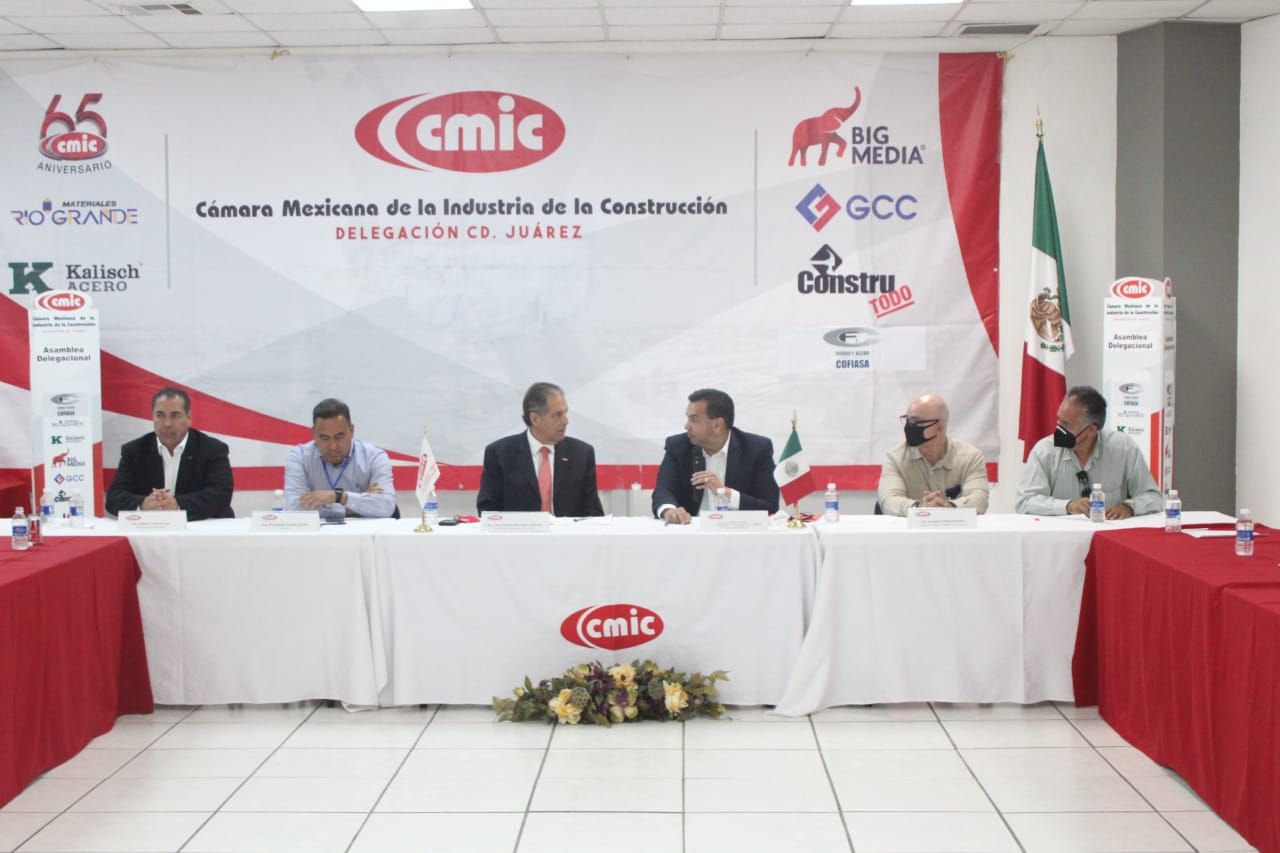 Se reúne Cruz Pérez Cuéllar con Cámara de la Construcción de Juárez 